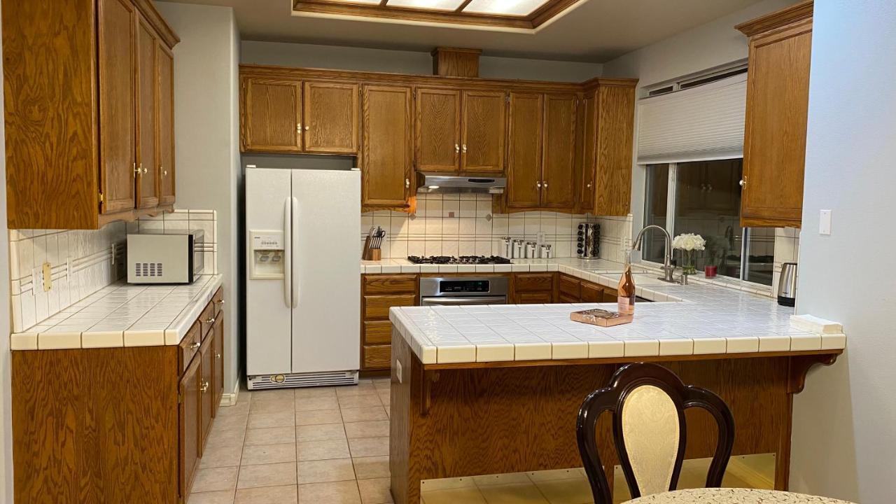 Beautiful Peaceful Desirable Home In Madera Rancho Экстерьер фото