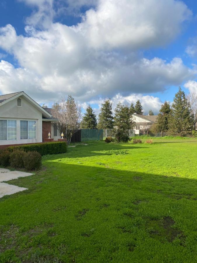 Beautiful Peaceful Desirable Home In Madera Rancho Экстерьер фото